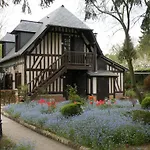 Du Val Au Cesne 招待所