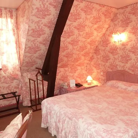 ゲストハウス Du Val Au Cesne 3*