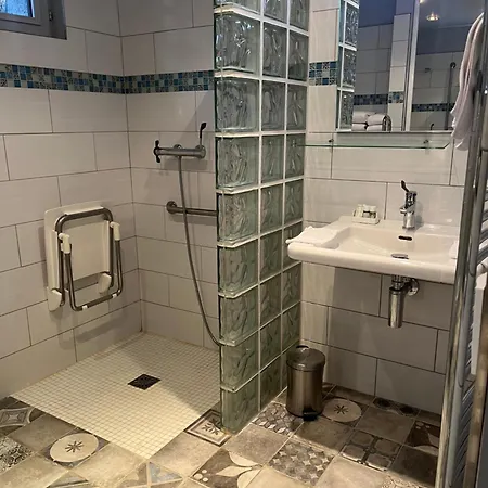 ゲストハウス Du Val Au Cesne