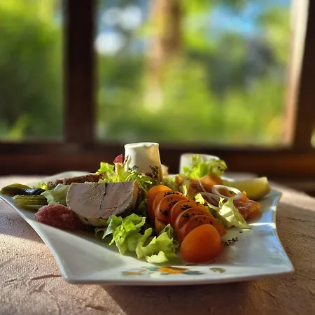 ゲストハウス Du Val Au Cesne 3*