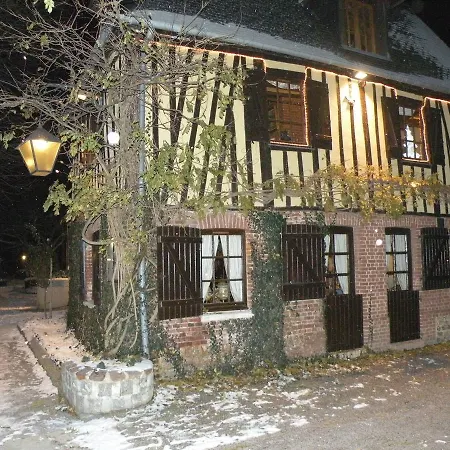 Pensión Du Val Au Cesne Croix-Mare